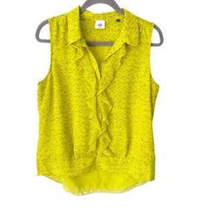 CAbi Top Women's Medium Reign Chartreuse Sleeveless Ruffle Blouse Style 3071